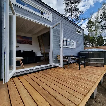 別荘 Nad Jeziorem Z Jacuzzi