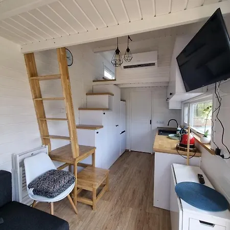 Nad Jeziorem Z Jacuzzi Semesterbostad
