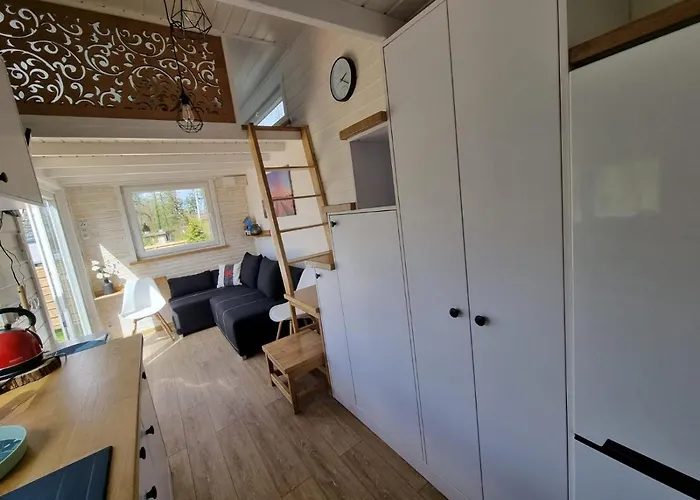 Nad Jeziorem Z Jacuzzi Feriehus *