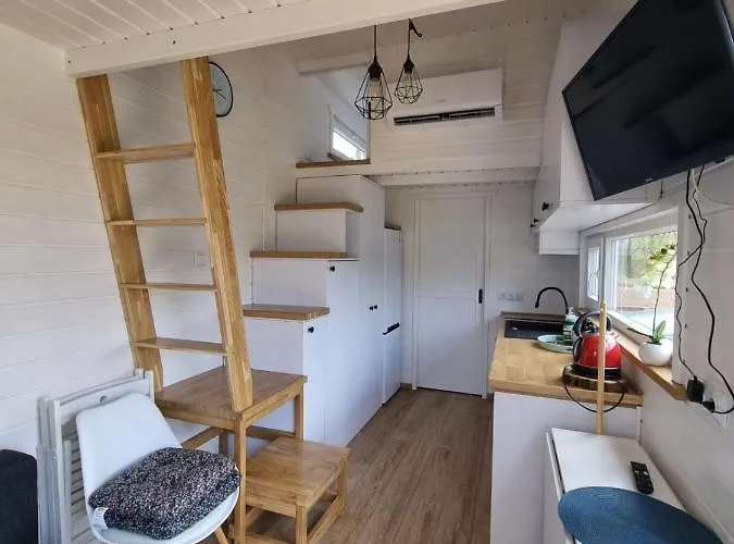 Nad Jeziorem Z Jacuzzi Feriehus